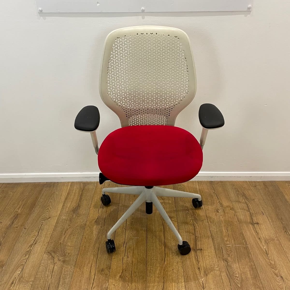 Orangebox Ara Red Operator Chair U O OB R 02 Ergo Outlet